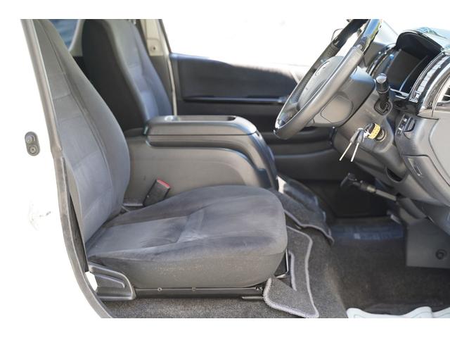 ハイエースバン ロングスーパーＧＬプライムセレ　４ＷＤ／３．０００ｃｃ／ディーゼルターボ／Ｗエアーバック／ＥＳＳＥＸコンフォートシャックル／純正ＨＩＤヘッドライト／ＬＥＤフォグランプ／サイドスライドガラス／バレンティＬＥＤテール／ナビ／Ｂカメラ／（68枚目）