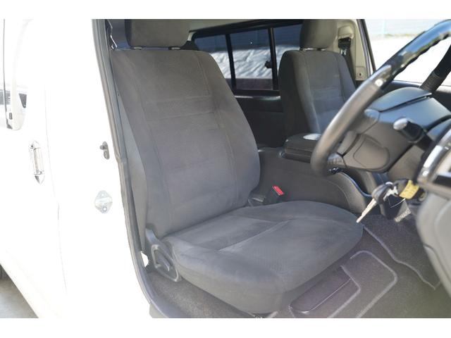 ハイエースバン ロングスーパーＧＬプライムセレ　４ＷＤ／３．０００ｃｃ／ディーゼルターボ／Ｗエアーバック／ＥＳＳＥＸコンフォートシャックル／純正ＨＩＤヘッドライト／ＬＥＤフォグランプ／サイドスライドガラス／バレンティＬＥＤテール／ナビ／Ｂカメラ／（69枚目）