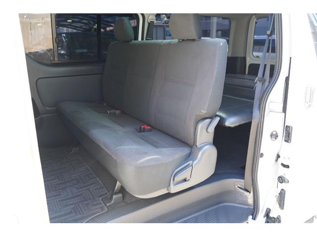 ハイエースバン ロングスーパーＧＬプライムセレ　４ＷＤ／３．０００ｃｃ／ディーゼルターボ／Ｗエアーバック／ＥＳＳＥＸコンフォートシャックル／純正ＨＩＤヘッドライト／ＬＥＤフォグランプ／サイドスライドガラス／バレンティＬＥＤテール／ナビ／Ｂカメラ／（74枚目）