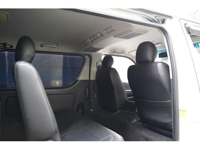 ハイエースバン ロングスーパーＧＬ　３．０００ｃｃ／ディーゼルターボ／ワンオーナー／バットフェイス／玄武ショック／ＥＳＳＥＸ１８インチＡＷ／ＴＯＹＯバンタイヤ／スマートキー／ＬＥＤテールライト／ナビ／ブルートゥース／Ｂカメラ／クルコン／（12枚目）