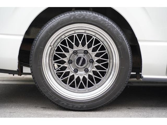 ハイエースバン ロングスーパーＧＬ　３．０００ｃｃ／ディーゼルターボ／ワンオーナー／バットフェイス／玄武ショック／ＥＳＳＥＸ１８インチＡＷ／ＴＯＹＯバンタイヤ／スマートキー／ＬＥＤテールライト／ナビ／ブルートゥース／Ｂカメラ／クルコン／（20枚目）
