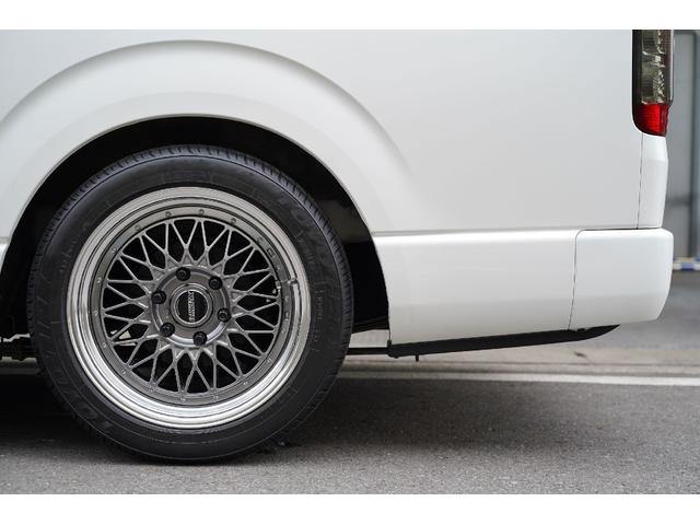 ハイエースバン ロングスーパーＧＬ　３．０００ｃｃ／ディーゼルターボ／ワンオーナー／バットフェイス／玄武ショック／ＥＳＳＥＸ１８インチＡＷ／ＴＯＹＯバンタイヤ／スマートキー／ＬＥＤテールライト／ナビ／ブルートゥース／Ｂカメラ／クルコン／（24枚目）