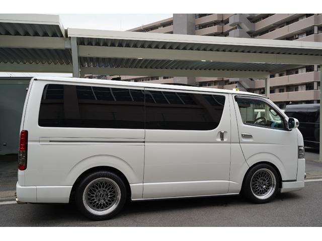 ハイエースバン ロングスーパーＧＬ　３．０００ｃｃ／ディーゼルターボ／ワンオーナー／バットフェイス／玄武ショック／ＥＳＳＥＸ１８インチＡＷ／ＴＯＹＯバンタイヤ／スマートキー／ＬＥＤテールライト／ナビ／ブルートゥース／Ｂカメラ／クルコン／（45枚目）