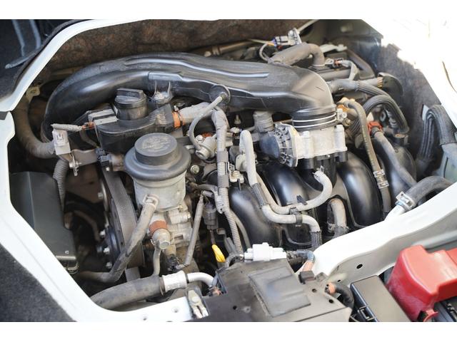 ハイエースバン スーパーＧＬ　ダークプライム　２．０００ｃｃ／ガソリン／６速ＡＴ／両側電動スライドドア／スマートキー／Ｗエアーバック／ＴＲＤホイール／モデリスタＬＥＤリップ／デジタルインナーミラー／ＥＴＣ２．０／ナビ／Ｂカメラ／ブルートゥース／（17枚目）