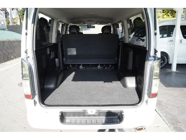 ハイエースバン スーパーＧＬ　ダークプライム　２．０００ｃｃ／ガソリン／６速ＡＴ／両側電動スライドドア／スマートキー／Ｗエアーバック／ＴＲＤホイール／モデリスタＬＥＤリップ／デジタルインナーミラー／ＥＴＣ２．０／ナビ／Ｂカメラ／ブルートゥース／（18枚目）