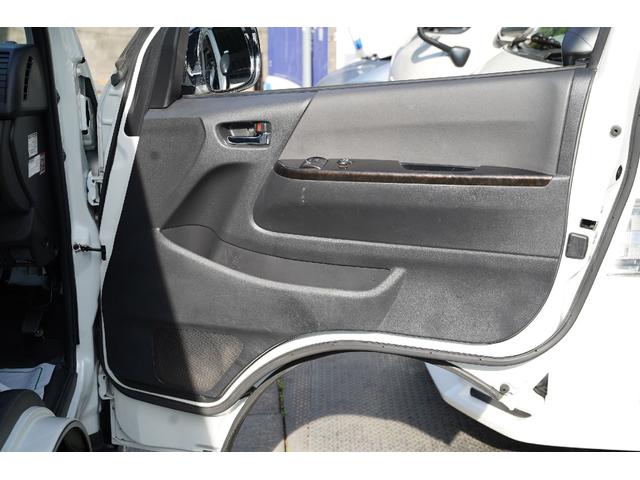 ハイエースバン スーパーＧＬ　ダークプライム　２．０００ｃｃ／ガソリン／６速ＡＴ／両側電動スライドドア／スマートキー／Ｗエアーバック／ＴＲＤホイール／モデリスタＬＥＤリップ／デジタルインナーミラー／ＥＴＣ２．０／ナビ／Ｂカメラ／ブルートゥース／（59枚目）