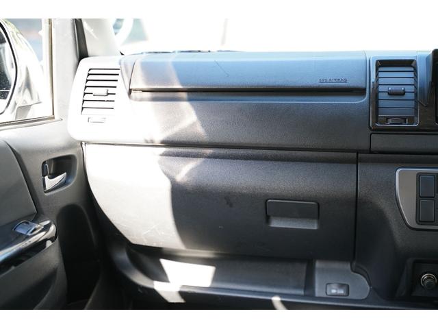 当社では納車後のアフターサービスにも力を入れています。ハイエース等のバンタイプの代車を多数ご用意！整備、車検、カスタム等、その他何か御座いましたらお気軽にお問合せ下さい。