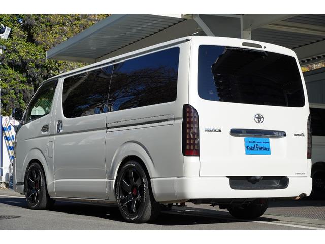 ハイエースバン ロングスーパーＧＬ　２．０００ｃｃ／ガソリン／両側電動スライドドア／スマートキー／プッシュスタート／記録簿付／バットフェイスボンネット／１８インチＡＷ／ローダウン／ナビ／ブルートゥース／地デジ／Ｂカメラ／ＥＴＣ／（47枚目）