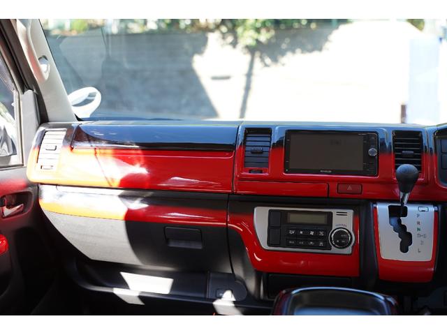 ハイエースバン ロングスーパーＧＬ　２．０００ｃｃ／ガソリン／両側電動スライドドア／スマートキー／プッシュスタート／記録簿付／バットフェイスボンネット／１８インチＡＷ／ローダウン／ナビ／ブルートゥース／地デジ／Ｂカメラ／ＥＴＣ／（63枚目）