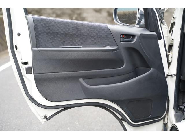 ハイエースバン ロングスーパーＧＬ　２．０００ｃｃ／ガソリン／新品バンタイヤ／後席シートベルト／Ｗエアーバック／玄武ローダウンキット／ＬＥＤヘッドライト／ＬＥＤフォグランプ／カロツェリア製ナビ／ブルートゥース／地デジ／Ｂカメラ／ＥＴＣ（60枚目）