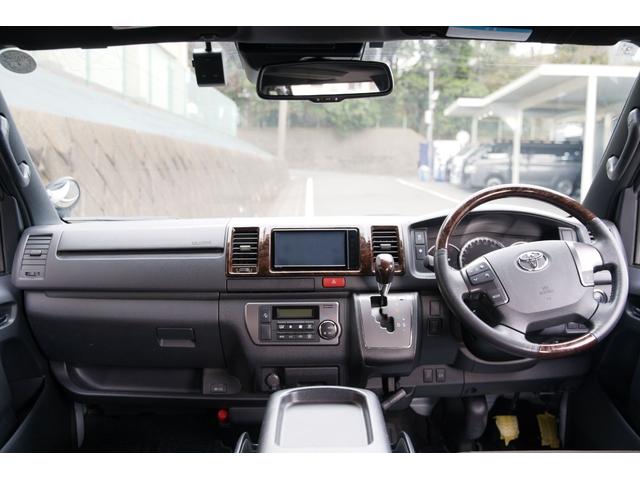 ハイエースバン スーパーＧＬ　５０ＴＨ　アニバーサリーリミテッド　４ＷＤ／２．８００ｃｃ／ディーゼルターボ／６速ＡＴ／寒冷地仕様／両側電動スライドドア／ＴＳＳ装着車／ＬＤＡ装着車／Ｗエアーバック／純正ＬＥＤヘッドライト／ナビ／ブルートゥース／地デジ／Ｂカメラ／ＥＴＣ（4枚目）