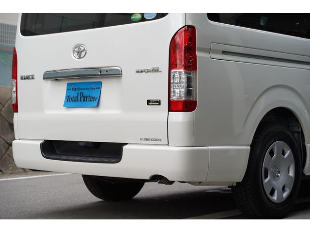 ハイエースバン スーパーＧＬ　５０ＴＨ　アニバーサリーリミテッド　４ＷＤ／２．８００ｃｃ／ディーゼルターボ／６速ＡＴ／寒冷地仕様／両側電動スライドドア／ＴＳＳ装着車／ＬＤＡ装着車／Ｗエアーバック／純正ＬＥＤヘッドライト／ナビ／ブルートゥース／地デジ／Ｂカメラ／ＥＴＣ（8枚目）