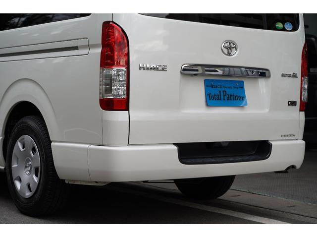 ハイエースバン スーパーＧＬ　５０ＴＨ　アニバーサリーリミテッド　４ＷＤ／２．８００ｃｃ／ディーゼルターボ／６速ＡＴ／寒冷地仕様／両側電動スライドドア／ＴＳＳ装着車／ＬＤＡ装着車／Ｗエアーバック／純正ＬＥＤヘッドライト／ナビ／ブルートゥース／地デジ／Ｂカメラ／ＥＴＣ（9枚目）