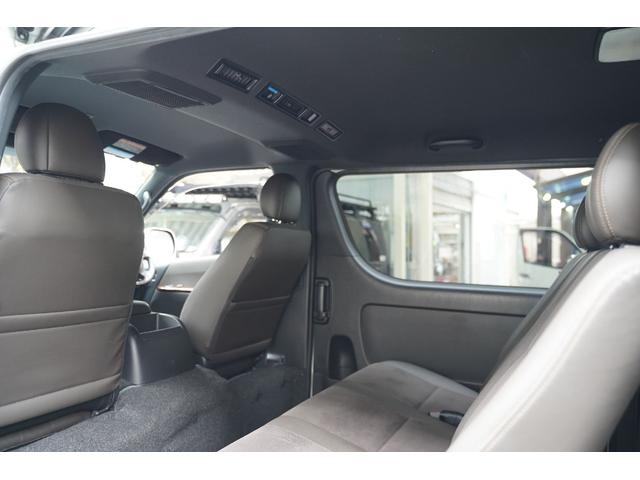 ハイエースバン スーパーＧＬ　５０ＴＨ　アニバーサリーリミテッド　４ＷＤ／２．８００ｃｃ／ディーゼルターボ／６速ＡＴ／寒冷地仕様／両側電動スライドドア／ＴＳＳ装着車／ＬＤＡ装着車／Ｗエアーバック／純正ＬＥＤヘッドライト／ナビ／ブルートゥース／地デジ／Ｂカメラ／ＥＴＣ（12枚目）
