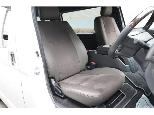 ハイエースバン スーパーＧＬ　５０ＴＨ　アニバーサリーリミテッド　４ＷＤ／２．８００ｃｃ／ディーゼルターボ／６速ＡＴ／寒冷地仕様／両側電動スライドドア／ＴＳＳ装着車／ＬＤＡ装着車／Ｗエアーバック／純正ＬＥＤヘッドライト／ナビ／ブルートゥース／地デジ／Ｂカメラ／ＥＴＣ（13枚目）