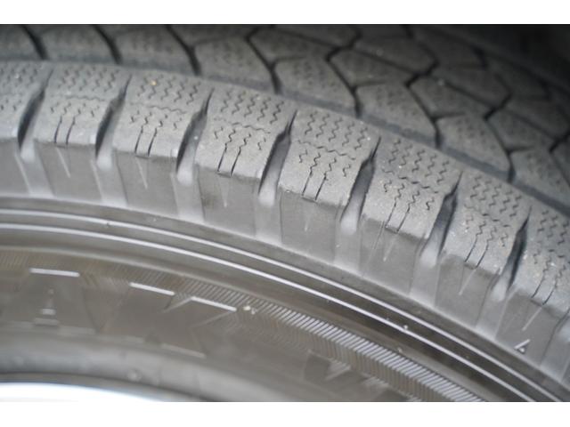 ハイエースバン スーパーＧＬ　５０ＴＨ　アニバーサリーリミテッド　４ＷＤ／２．８００ｃｃ／ディーゼルターボ／６速ＡＴ／寒冷地仕様／両側電動スライドドア／ＴＳＳ装着車／ＬＤＡ装着車／Ｗエアーバック／純正ＬＥＤヘッドライト／ナビ／ブルートゥース／地デジ／Ｂカメラ／ＥＴＣ（29枚目）