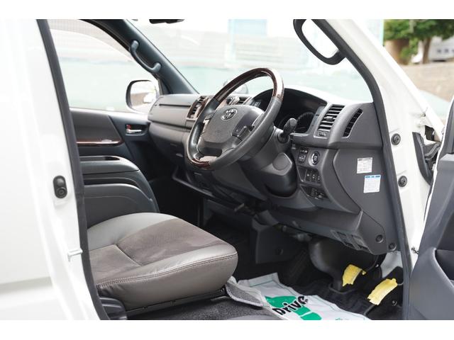 ハイエースバン スーパーＧＬ　５０ＴＨ　アニバーサリーリミテッド　４ＷＤ／２．８００ｃｃ／ディーゼルターボ／６速ＡＴ／寒冷地仕様／両側電動スライドドア／ＴＳＳ装着車／ＬＤＡ装着車／Ｗエアーバック／純正ＬＥＤヘッドライト／ナビ／ブルートゥース／地デジ／Ｂカメラ／ＥＴＣ（67枚目）