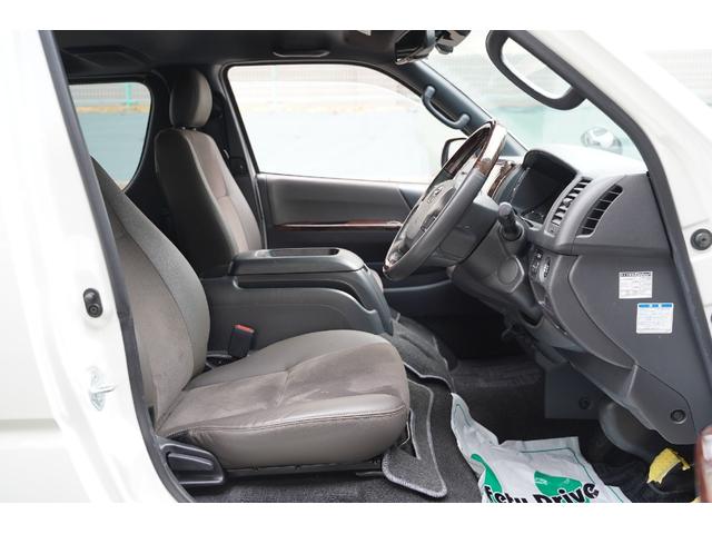 ハイエースバン スーパーＧＬ　５０ＴＨ　アニバーサリーリミテッド　４ＷＤ／２．８００ｃｃ／ディーゼルターボ／６速ＡＴ／寒冷地仕様／両側電動スライドドア／ＴＳＳ装着車／ＬＤＡ装着車／Ｗエアーバック／純正ＬＥＤヘッドライト／ナビ／ブルートゥース／地デジ／Ｂカメラ／ＥＴＣ（68枚目）