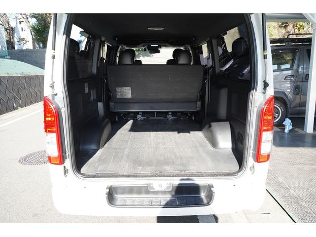 ハイエースバン スーパーＧＬ　ダークプライムＩＩ　ワンオーナー／２．８００ｃｃ／ディーゼルターボ／６速ＡＴ／記録簿付／ＴＳＳ装着車／ＬＤＡ装着車／新品バンタイヤ／スマートキー／純正エンジンスターター／ナビ／ブルートゥース／地デジ／Ｂカメラ／ＥＴＣ／（18枚目）