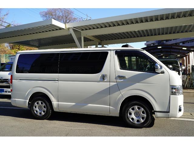 ハイエースバン スーパーＧＬ　ダークプライムＩＩ　ワンオーナー／２．８００ｃｃ／ディーゼルターボ／６速ＡＴ／記録簿付／ＴＳＳ装着車／ＬＤＡ装着車／新品バンタイヤ／スマートキー／純正エンジンスターター／ナビ／ブルートゥース／地デジ／Ｂカメラ／ＥＴＣ／（44枚目）