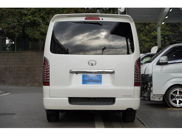 ハイエースバン ロングスーパーGL 4WD/3.000cc/ディーゼルターボ/純正HID/LEDフォグ/バットフェイス/リップ/17インチAW/415コブラLEDテール/スライドガラス/ナビ/ブルートゥース/Bカメラ/ETC/地デジ/(3枚目)