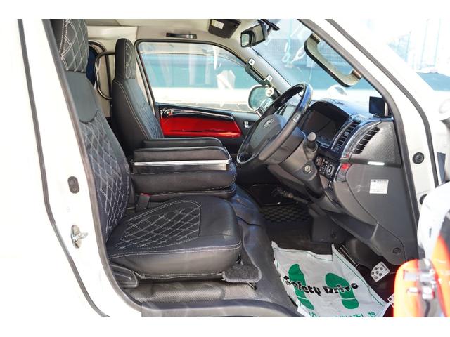 ハイエースバン ロングＤＸ　ＧＬパッケージ　３．０００ｃｃ／ディーゼルターボ／クスコ製ＦＲスタビライザー／社外プッシュスタート／カーボンバットフェイスボンネット／オーバーフェンダー／ディトナホイール／スライドガラス／ＬＥＤテールライト／ナビ／（68枚目）