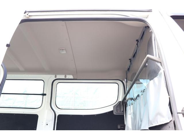 日産 ｎｖ３５０キャラバンバン その他 ロングｄｘターボ ｅｘパック ２ ５００ｃｃ ディーゼルターボ 両側スライドドア 低床 パールホワイト 電動格納式ドアミラー ｃｄデッキ 純正キーレス スペアキー ブリジストン製夏タイヤ １９５ ８０ｒ１５ 中古車検索 くるま