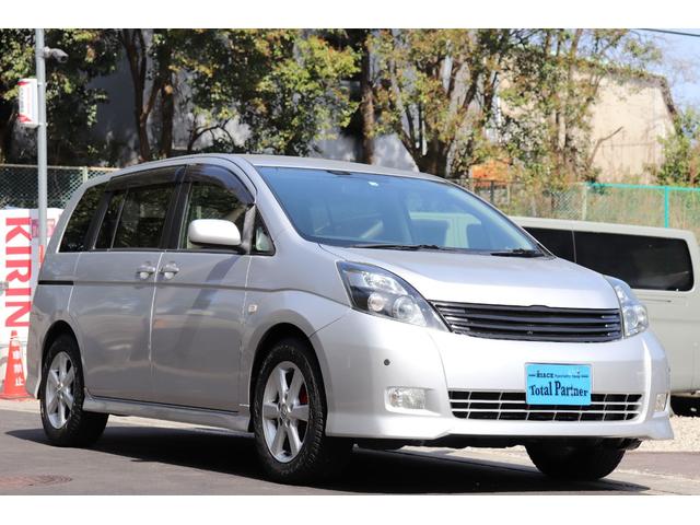 トヨタ アイシスプラタナ ユーザー下取り車 ２ ０００ｃｃ ｃｖｔ プラタナ ７名 ナビ バックカメラ スマートキー ｅｔｃ パワースライドドア ｈｉｄプロジェクターヘッドランプ 純正アルミホイール プライバシーガラスの中古車 車体価格19 8万円 05