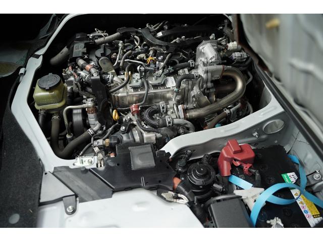 ハイエースバン スーパーＧＬ　ダークプライム　２．８００ｃｃ／軽油ターボ／６速ＡＴ／レーンキープアシスト／トヨタセーフティセンス／純正ＬＥＤヘッドライト／プッシュスタート／ナビ／スマートキー／ブルートゥース／Ｂカメラ／ＥＴＣ／シートカバー／（17枚目）