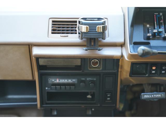 ハイエースバン ロングDX 予備検査取得済/2.000cc/ガソリン/9人乗/コラムマニュアル/純正丸目ヘッドライト/クラシックトヨタエンブレム/塗替ゴビ/カラーNo,PUA/ホワイトリボンタイヤ/M-YH61V/(5枚目)