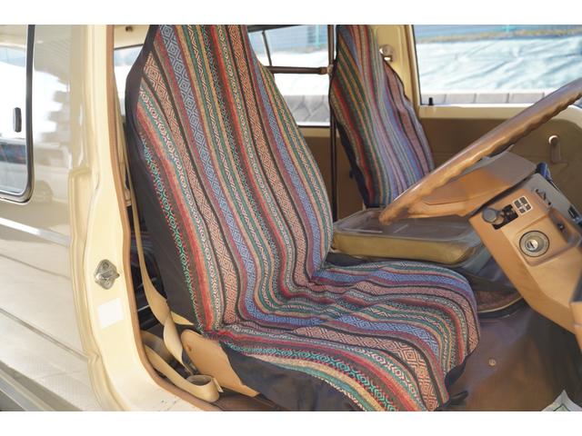 ハイエースバン ロングDX 予備検査取得済/2.000cc/ガソリン/9人乗/コラムマニュアル/純正丸目ヘッドライト/クラシックトヨタエンブレム/塗替ゴビ/カラーNo,PUA/ホワイトリボンタイヤ/M-YH61V/(13枚目)