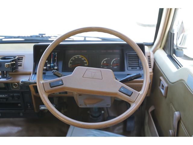 ハイエースバン ロングDX 予備検査取得済/2.000cc/ガソリン/9人乗/コラムマニュアル/純正丸目ヘッドライト/クラシックトヨタエンブレム/塗替ゴビ/カラーNo,PUA/ホワイトリボンタイヤ/M-YH61V/(15枚目)