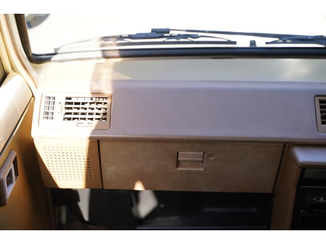 ハイエースバン ロングDX 予備検査取得済/2.000cc/ガソリン/9人乗/コラムマニュアル/純正丸目ヘッドライト/クラシックトヨタエンブレム/塗替ゴビ/カラーNo,PUA/ホワイトリボンタイヤ/M-YH61V/(16枚目)