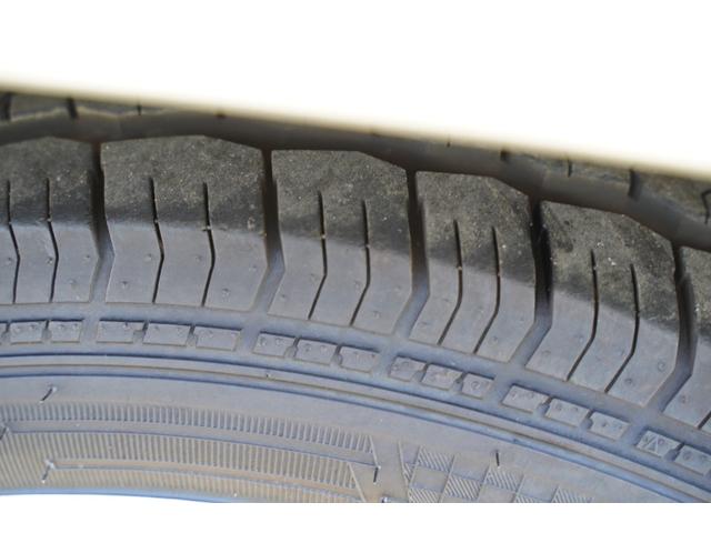 ハイエースバン ロングDX 予備検査取得済/2.000cc/ガソリン/9人乗/コラムマニュアル/純正丸目ヘッドライト/クラシックトヨタエンブレム/塗替ゴビ/カラーNo,PUA/ホワイトリボンタイヤ/M-YH61V/(28枚目)