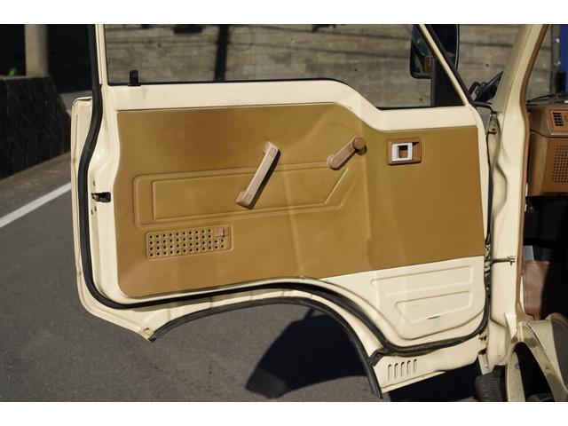 ハイエースバン ロングDX 予備検査取得済/2.000cc/ガソリン/9人乗/コラムマニュアル/純正丸目ヘッドライト/クラシックトヨタエンブレム/塗替ゴビ/カラーNo,PUA/ホワイトリボンタイヤ/M-YH61V/(61枚目)