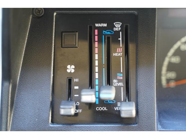 ハイエースバン ロングDX 予備検査取得済/2.000cc/ガソリン/9人乗/コラムマニュアル/純正丸目ヘッドライト/クラシックトヨタエンブレム/塗替ゴビ/カラーNo,PUA/ホワイトリボンタイヤ/M-YH61V/(70枚目)