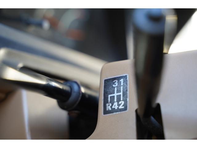 ハイエースバン ロングDX 予備検査取得済/2.000cc/ガソリン/9人乗/コラムマニュアル/純正丸目ヘッドライト/クラシックトヨタエンブレム/塗替ゴビ/カラーNo,PUA/ホワイトリボンタイヤ/M-YH61V/(71枚目)