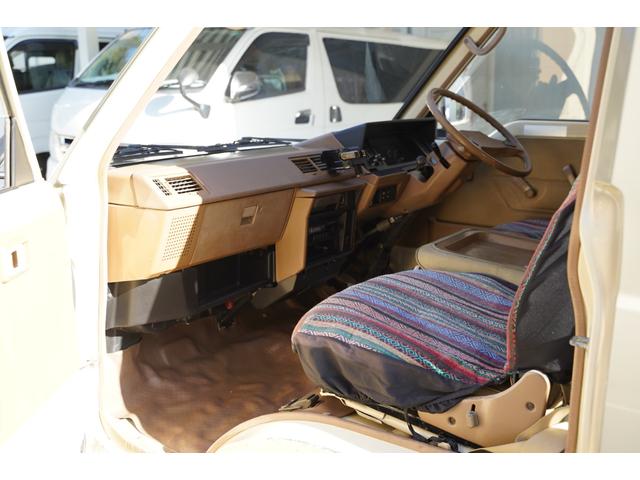 ハイエースバン ロングDX 予備検査取得済/2.000cc/ガソリン/9人乗/コラムマニュアル/純正丸目ヘッドライト/クラシックトヨタエンブレム/塗替ゴビ/カラーNo,PUA/ホワイトリボンタイヤ/M-YH61V/(74枚目)