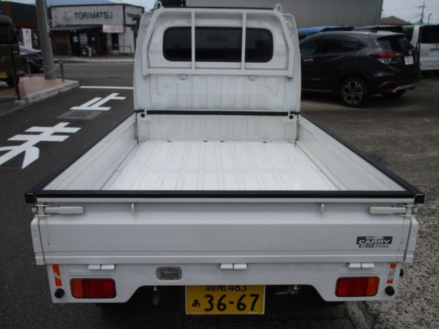 キャリイトラック 　特装車　２ＷＤ　３速オートマ　エアコン　パワステ　エアバッグ　三方開　ヘッドライトレベライザー　純正ＡＭ／ＦＭラジオ　ゲートプロテクタ　フロアマット　サイドバイザー　禁煙車（15枚目）