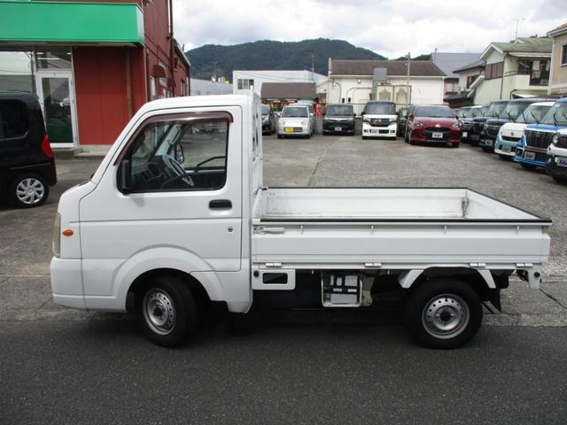 キャリイトラック ＦＣエアコン・パワステ　ショートホイールベース　パートタイム４ＷＤ　５速マニュアル　エアコン　パワステ　ＡＭ／ＦＭラジオ　サイドバイザー　ゲートプロテクタ　ヘッドライトレベライザー（5枚目）