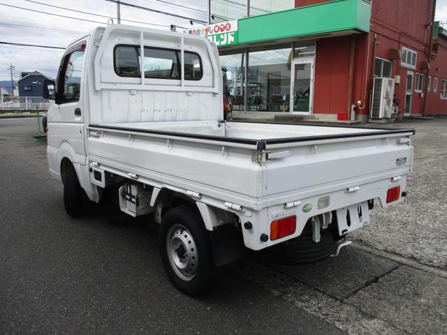 キャリイトラック ＦＣエアコン・パワステ　ショートホイールベース　パートタイム４ＷＤ　５速マニュアル　エアコン　パワステ　ＡＭ／ＦＭラジオ　サイドバイザー　ゲートプロテクタ　ヘッドライトレベライザー（9枚目）