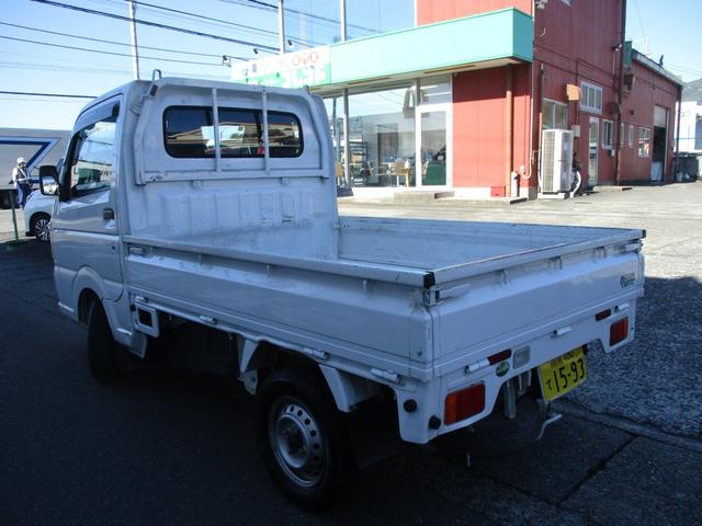 キャリイトラック ＫＣエアコン・パワステ　４ＷＤ　５速マニュアル　エアコン　パワステ　エアバッグ　三方開　ＡＭ／ＦＭラジオ　サイドバイザー　禁煙車（9枚目）