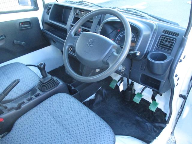 キャリイトラック ＫＣエアコン・パワステ　４ＷＤ　５速マニュアル　エアコン　パワステ　エアバッグ　三方開　ＡＭ／ＦＭラジオ　サイドバイザー　禁煙車（11枚目）
