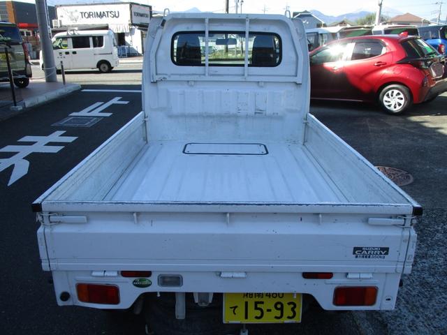 キャリイトラック ＫＣエアコン・パワステ　４ＷＤ　５速マニュアル　エアコン　パワステ　エアバッグ　三方開　ＡＭ／ＦＭラジオ　サイドバイザー　禁煙車（15枚目）