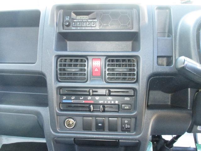 キャリイトラック ＫＣエアコン・パワステ　４ＷＤ　５速マニュアル　エアコン　パワステ　エアバッグ　三方開　ＡＭ／ＦＭラジオ　サイドバイザー　禁煙車（19枚目）