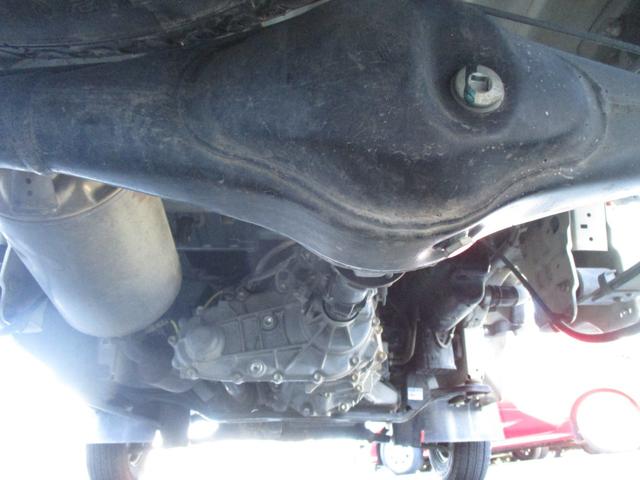 キャリイトラック ＫＣエアコン・パワステ　４ＷＤ　５速マニュアル　エアコン　パワステ　エアバッグ　三方開　ＡＭ／ＦＭラジオ　サイドバイザー　禁煙車（29枚目）