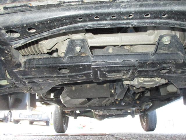 キャリイトラック ＫＣエアコン・パワステ　４ＷＤ　５速マニュアル　エアコン　パワステ　エアバッグ　三方開　ＡＭ／ＦＭラジオ　サイドバイザー　禁煙車（30枚目）