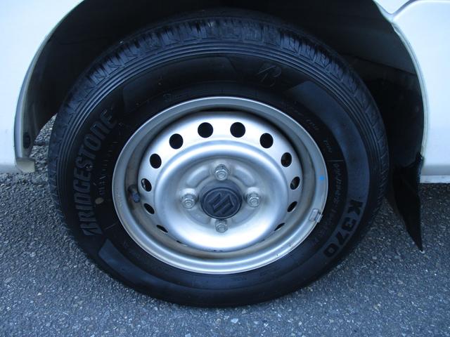 キャリイトラック ＫＣエアコン・パワステ　４ＷＤ　５速マニュアル　エアコン　パワステ　エアバッグ　三方開　ＡＭ／ＦＭラジオ　サイドバイザー　禁煙車（31枚目）