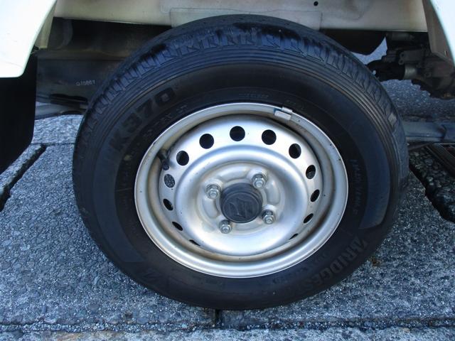 キャリイトラック ＫＣエアコン・パワステ　４ＷＤ　５速マニュアル　エアコン　パワステ　エアバッグ　三方開　ＡＭ／ＦＭラジオ　サイドバイザー　禁煙車（33枚目）
