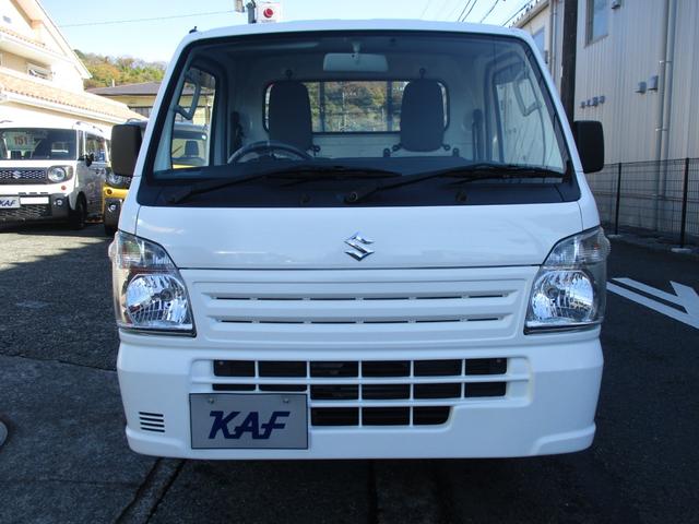 キャリイトラック ＫＣエアコン・パワステ　４ＷＤ　５速マニュアル　エアコン　パワステ　三方開　ＡＭ／ＦＭラジオ　ゲートプロテクタ　サイドバイザー　フロアマット　ＥＴＣ　禁煙車（2枚目）